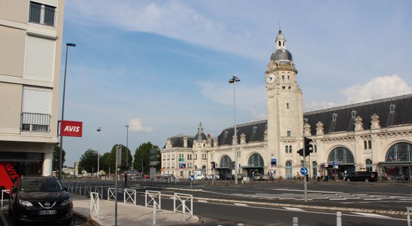 Avis La Rochelle by Train Station 