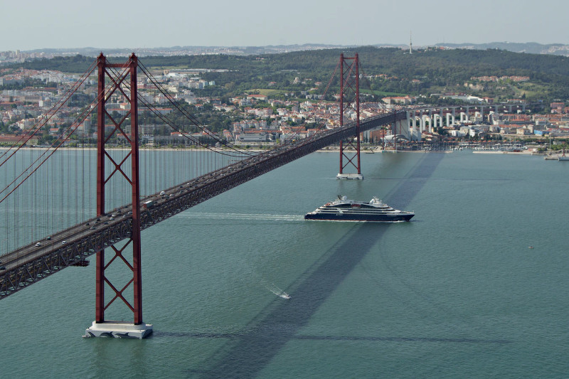 Lisbon de Abril Bridge 